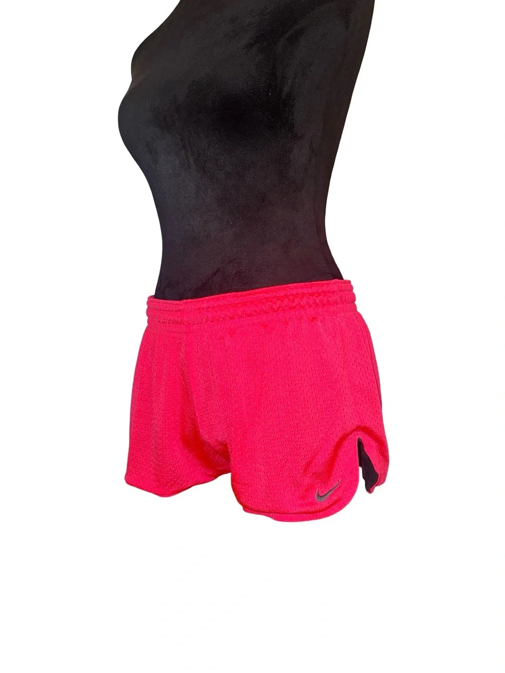 Y2K neon pink Nike‎ Dri-Fit mesh shorts feature a black inner lining sz S
